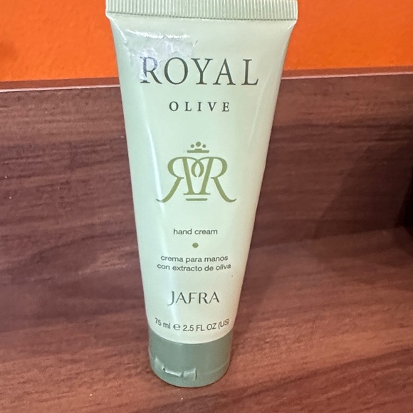 NEW JAFRA Royal Olive Hand Cream - Green Tube - Picture 3 of 3